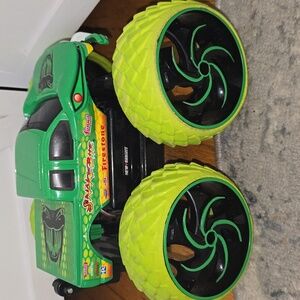 Remote Bigfoot with remote control 4x4x4 Snake bite truck